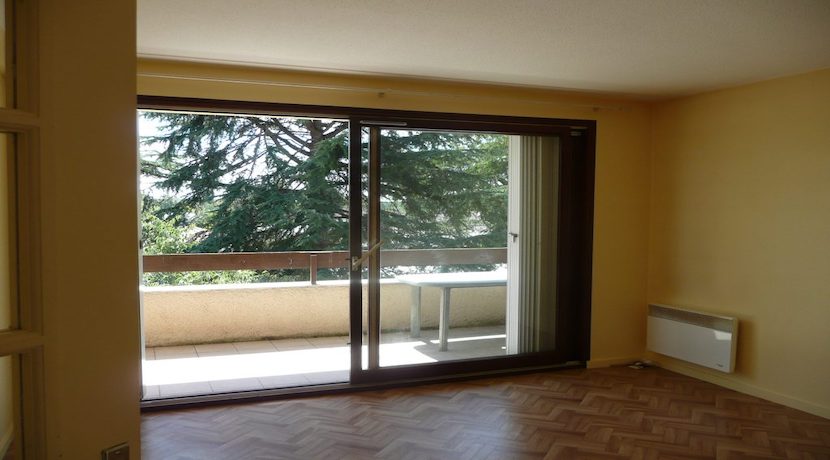 Marmande – Agréable appartement de 49 m² au 2e étage d’une petite résidence proche lycée